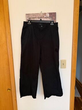 Banana Republic wide leg high-rise cropped frayed black pants.